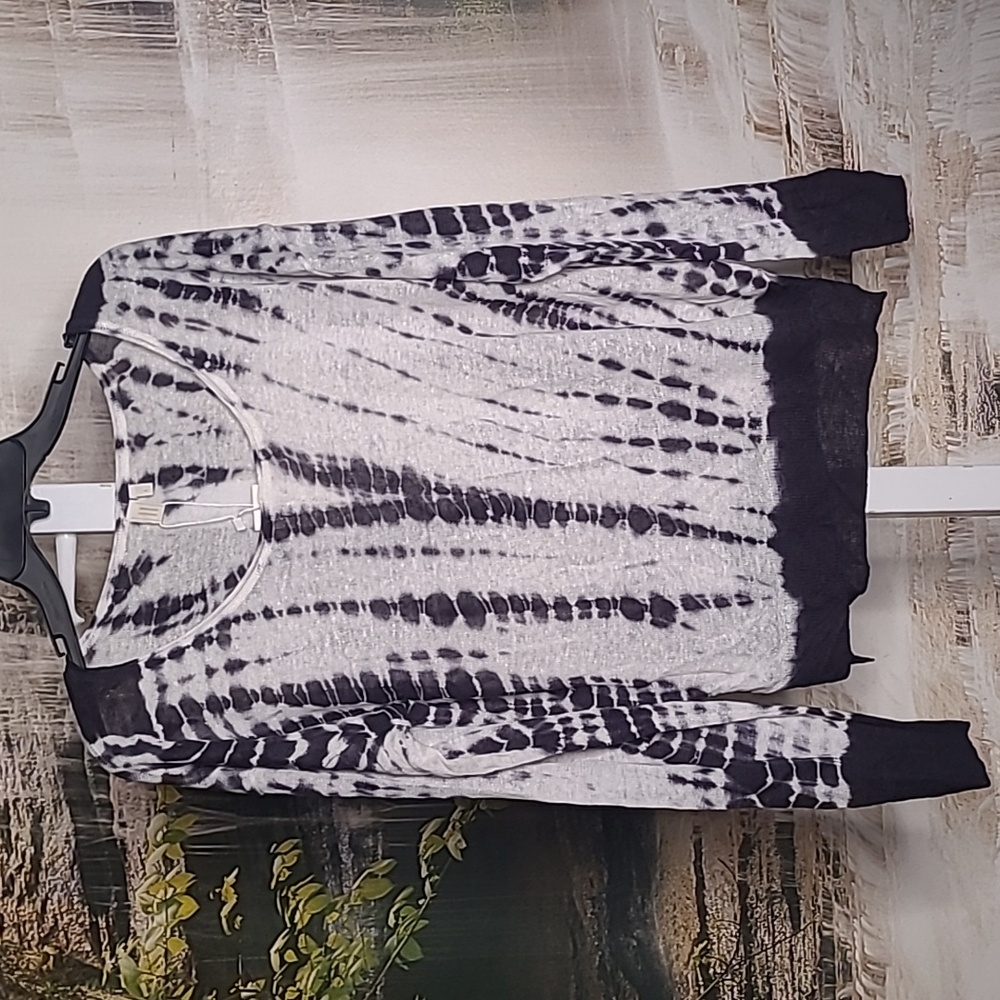 New with tags! Miss Halladay Womens Large linen knit black white sweater top